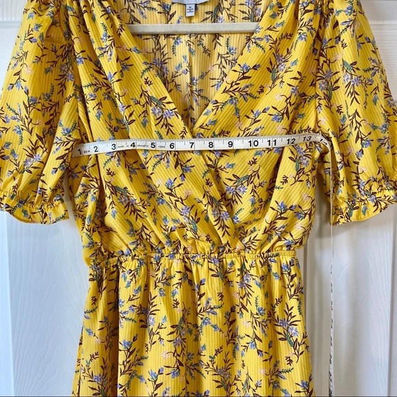 Hayden Mini Floral Surplice Dress Size M - Picture 10 of 15